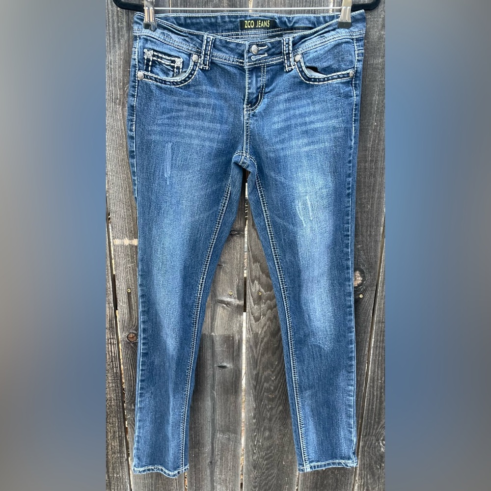 ZCO Women’s Jeans. Classic darker denim. Size 9